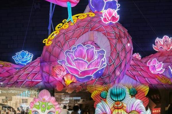 张灯结彩的喜庆场景对应哪个生肖 民俗文化详解  