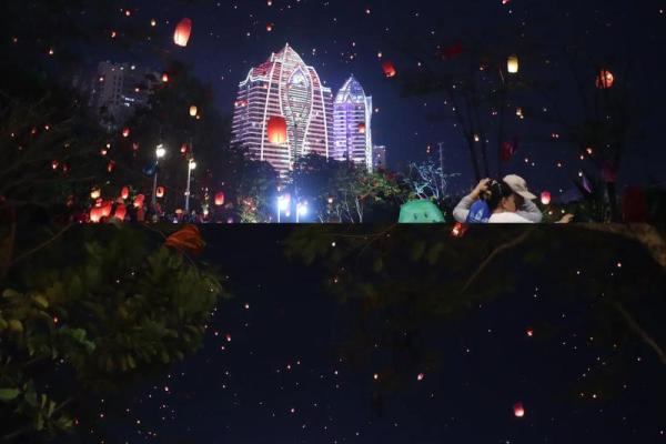 孔明灯祈福与特马生肖关联的文化解析  