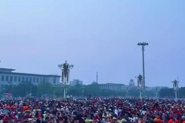 2026年1月去北京看升旗需要提前多久到场以及最佳观赏位置