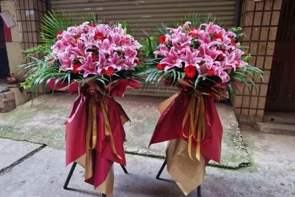 2025年开鲜花店哪天最吉利？求推荐适合开业的黄道吉日